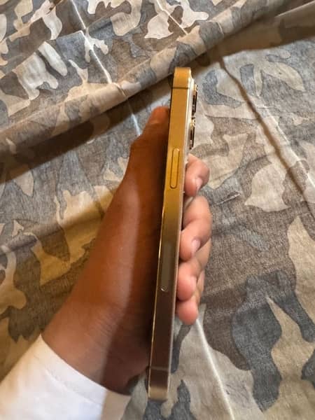 I phone 13 pro  gold jv 10by10 brand new condition 128gb 6