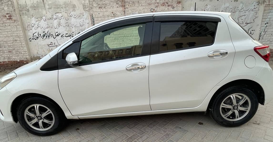 Toyota Vitz 2018 21 Pearl White 1