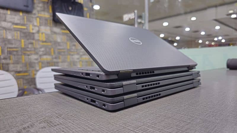 Dell latitude 7310 Core i5 10th generation Bezell less 14