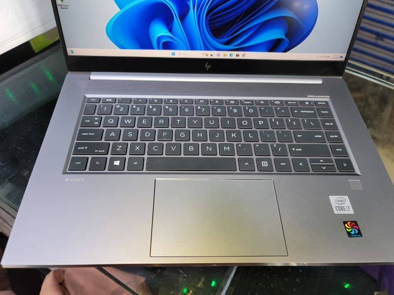 Hp Zbook Studio g7 i7 10th 4gb graphics 1