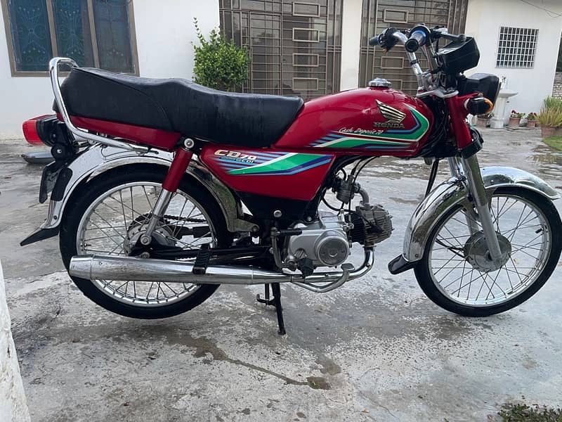 Honda CD 70 2017 3