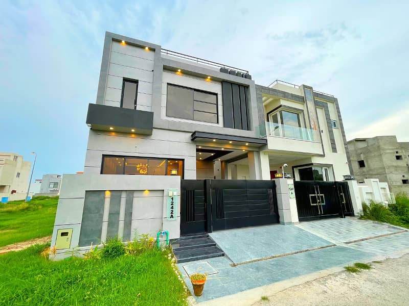 Near Park And Mosque 5 Marla With Beautiful Lavish House For Sale In Dha 9 Town 1