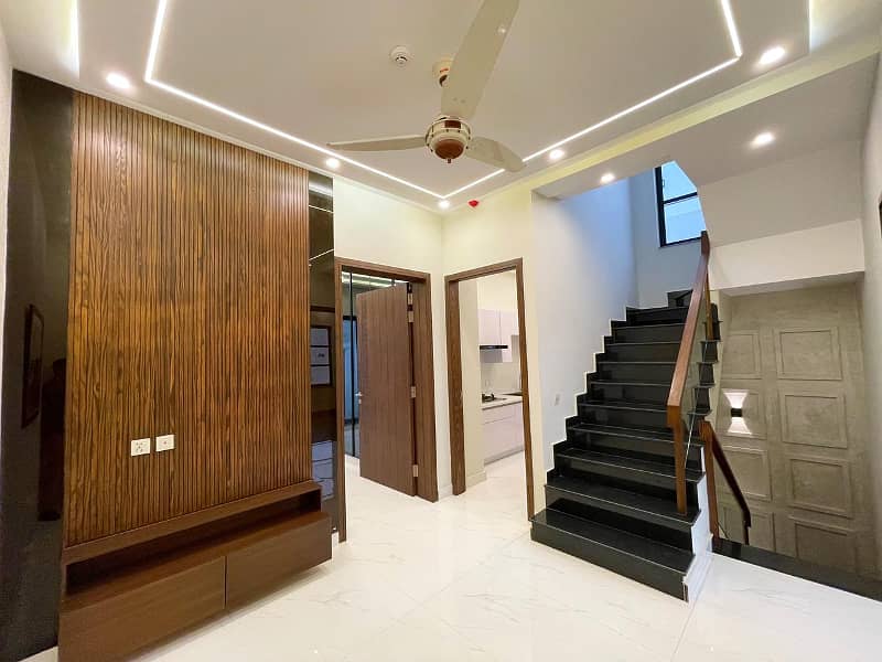 Near Park And Mosque 5 Marla With Beautiful Lavish House For Sale In Dha 9 Town 18