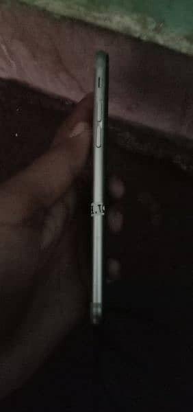 iPhone 6 non PTA 10/9.5 condition 1