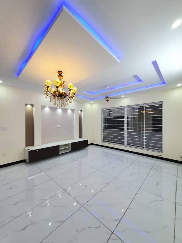 14 Marla Tile Flooring Upper Portion With Servant Quarter & Gas Available G-13 0