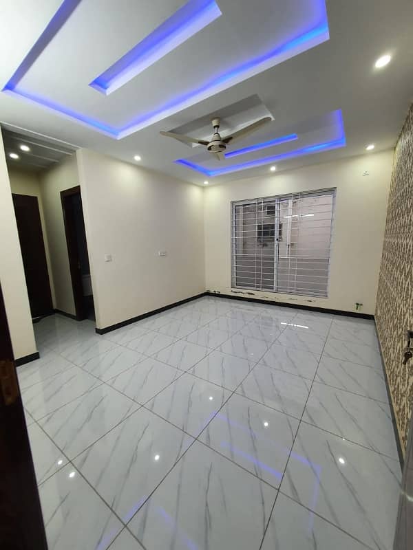 14 Marla Tile Flooring Upper Portion With Servant Quarter & Gas Available G-13 5