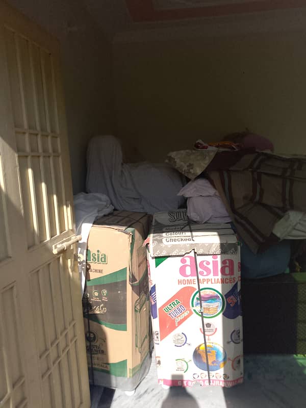 Mumty available for rent in G 11 1 prime location 2beds 1bath kitchen for small family for more details call me only client 03335043954 03005043954 3