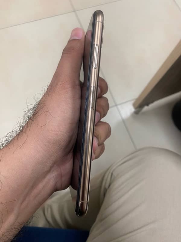 iPhone Xs Max 256GB Gold Dual PTA Approved 5