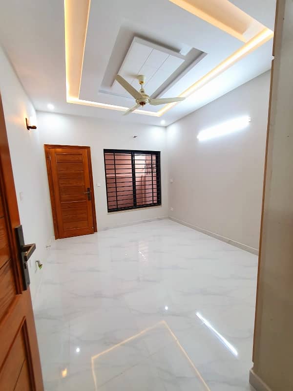 4 Marlas Tile Flooring House With Gas Near Kashmir Highway G-13/1 5