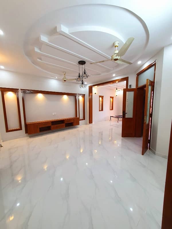 4 Marlas Tile Flooring House With Gas Near Kashmir Highway G-13/1 6