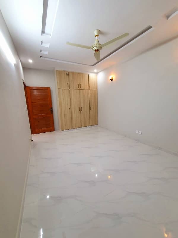 4 Marlas Tile Flooring House With Gas Near Kashmir Highway G-13/1 7