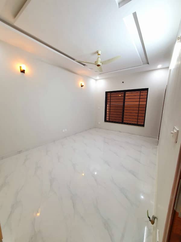 4 Marlas Tile Flooring House With Gas Near Kashmir Highway G-13/1 8