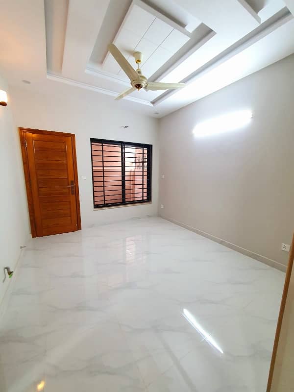 4 Marlas Tile Flooring House With Gas Near Kashmir Highway G-13/1 9