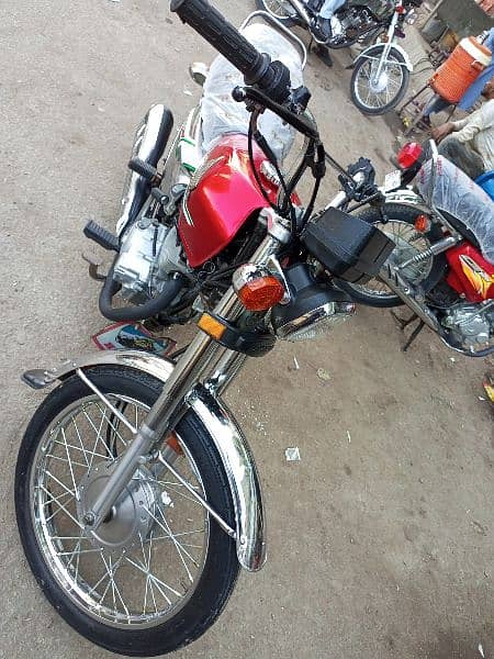 Honda cg 125 special edition 2023 model 
KARACHI number price 225k 7