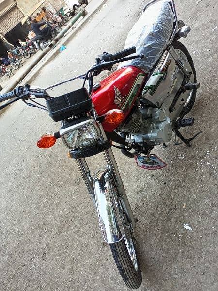 Honda cg 125 special edition 2023 model 
KARACHI number price 225k 8