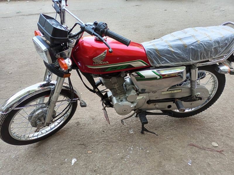 Honda cg 125 special edition 2023 model 
KARACHI number price 225k 9