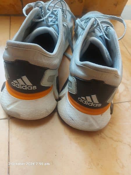 men's Adidas sports shoes size is 42.5 1