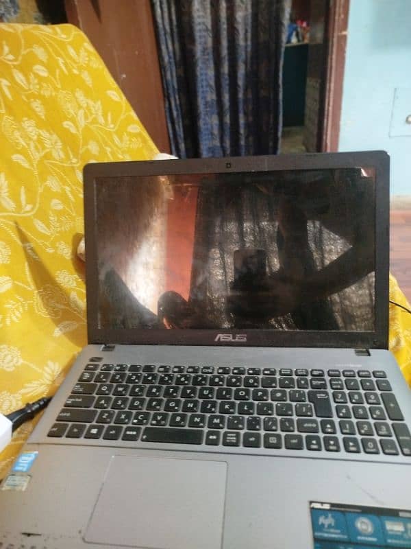 Asus laptop 1