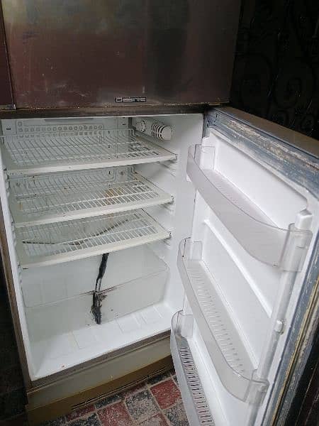 pel   Refrigerator In Good Condition 1