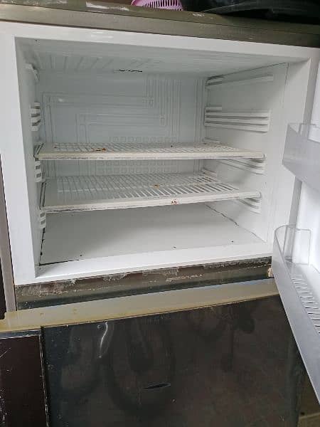 pel   Refrigerator In Good Condition 2