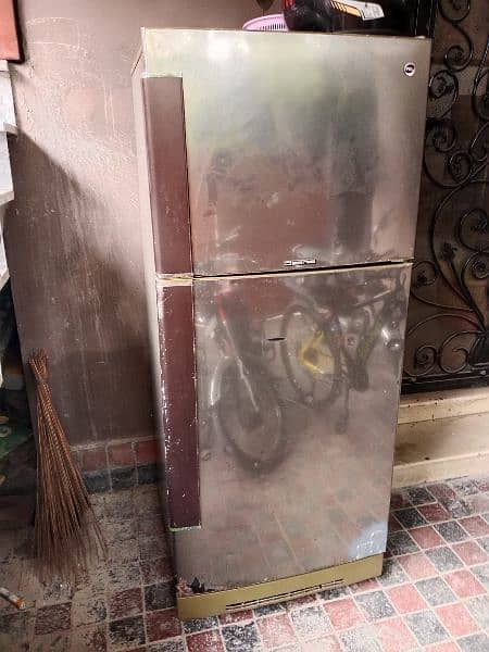 pel   Refrigerator In Good Condition 4