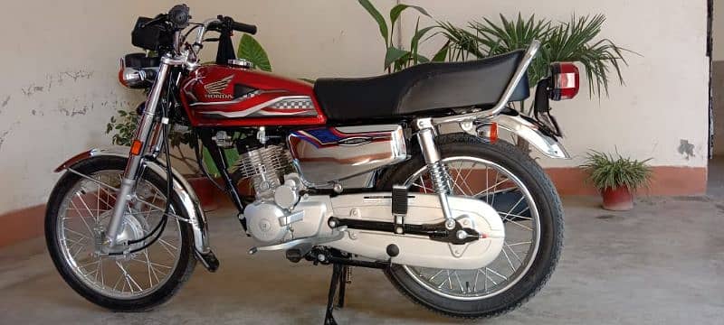 Honda 125 SELF START Just Like New 4