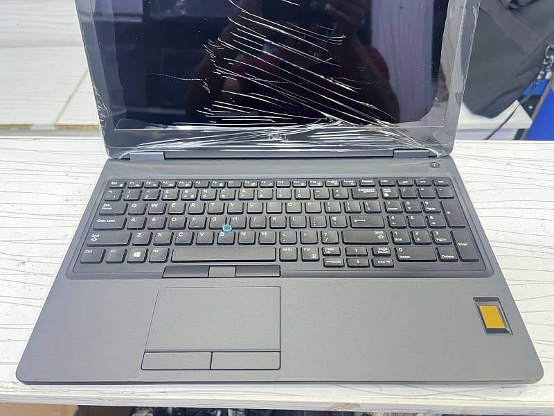 Dell Latitude 5590 i5 8th Generation 1