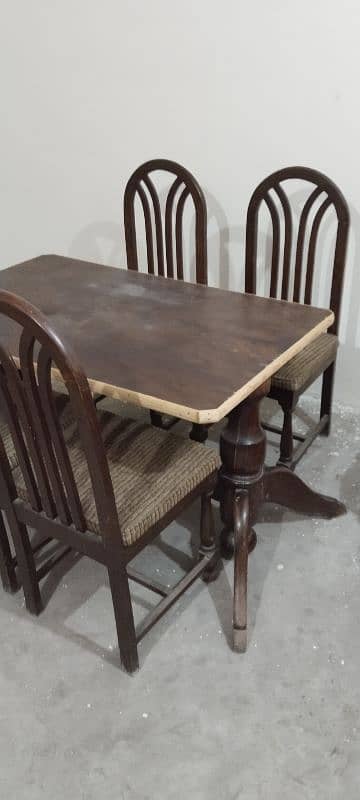 real wood tining table with four chair 1