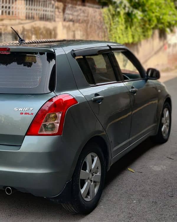 Suzuki Swift DLX 2012/2013 5