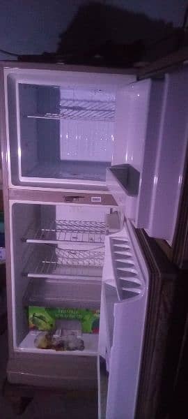 Dawlance used fridge 1