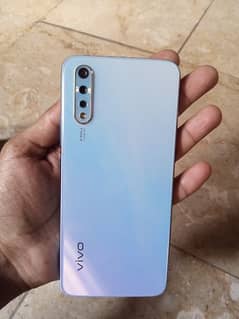 vivo S1 with box