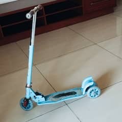 Kids scooty 0