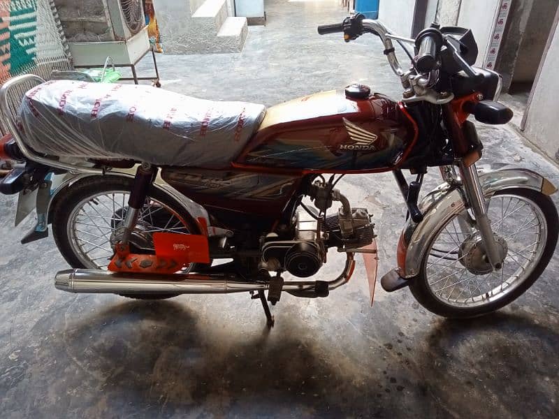 Honda bike new show room condition model 20/21 2