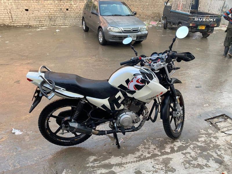 Yamaha Ybr G 2016 model 5