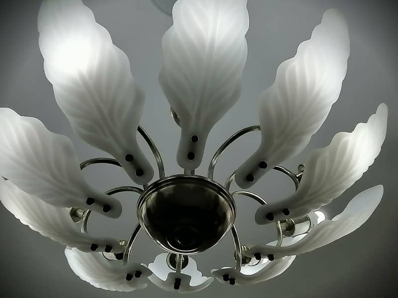 Modern Snow White Leaves Shaped Luxury Chandelier 0