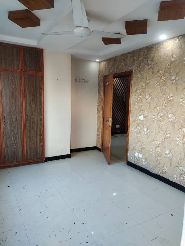 2 bedrooms For Rent in E-11 Islamabad 0