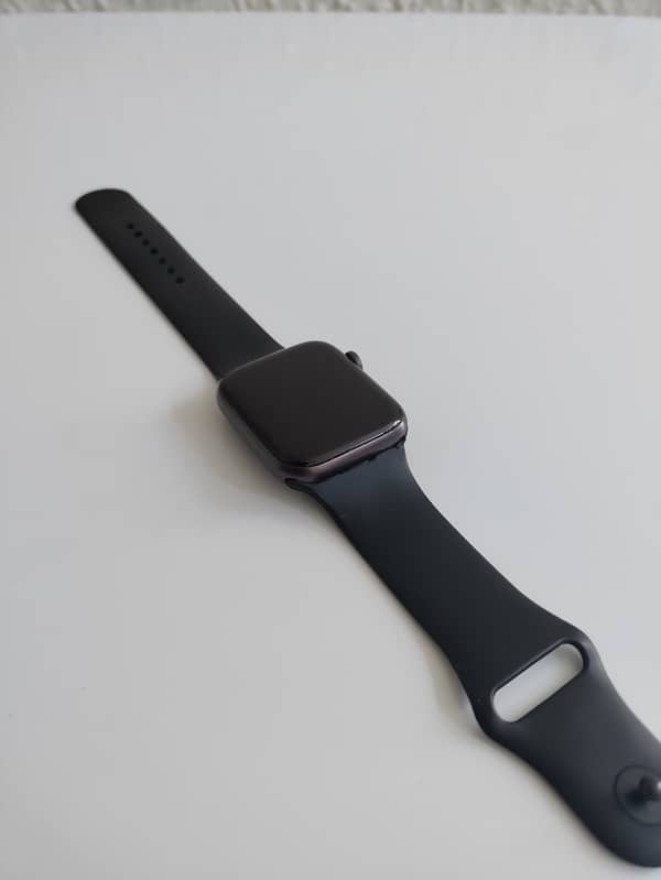 APPLE (WATCH SERIES 6 ) (44 MM) WITH CHARGER NIKE EDITION 1