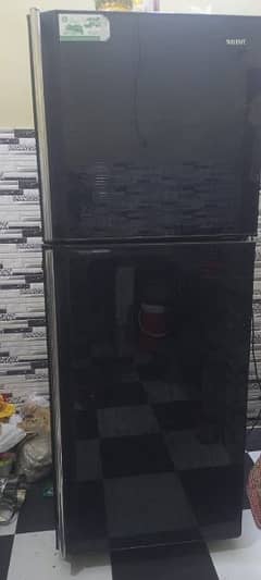 Orient fridge hai new jesi condition hain. 0