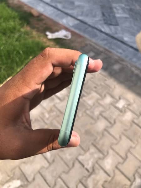 iPhone 11 water pack 64gb 4 month sim time 1