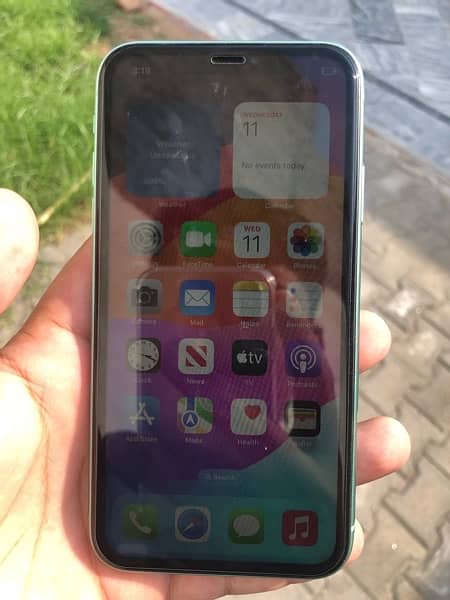 iPhone 11 water pack 64gb 4 month sim time 4