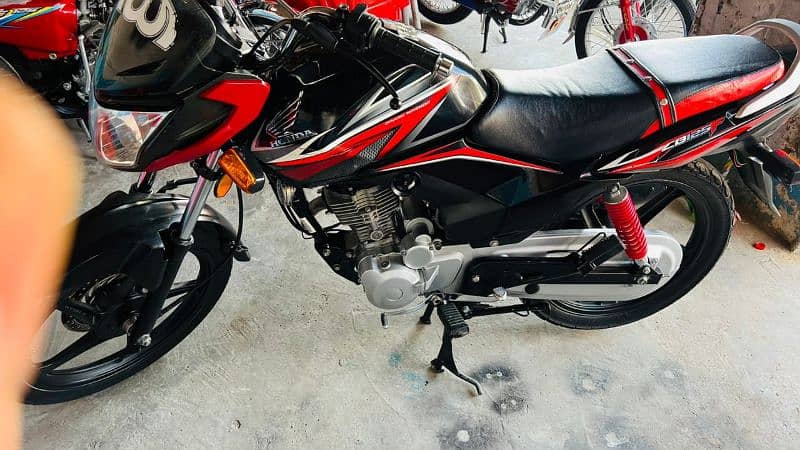 Honda CB125F
Modal 2019
Price 215000
Mardan register
Black colour 1