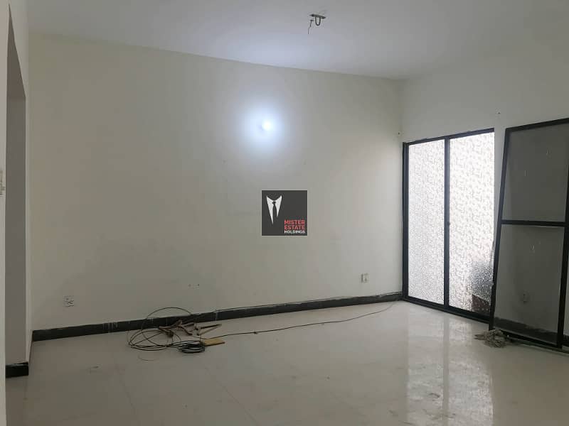 1100 Sqft Renovated 1st Floor West Open Apartment In A Secure Compound Wall Project Behind Karsaz 5