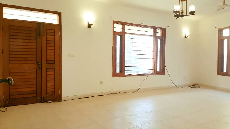 240 Yards Neat And Clean 4 Beds Townhouse In A Super Secure Locality Behind Karsaz In KDA Scheme 1 5