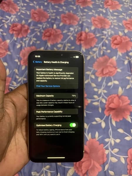 iPhone XR factory unlock 64 gb . 7