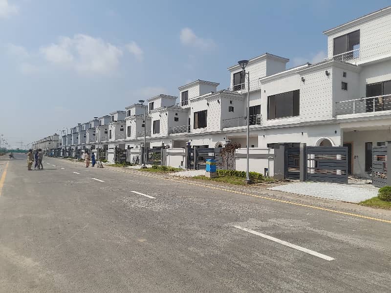 Prime Location DHA Defence House Sized 10 Marla For sale 2