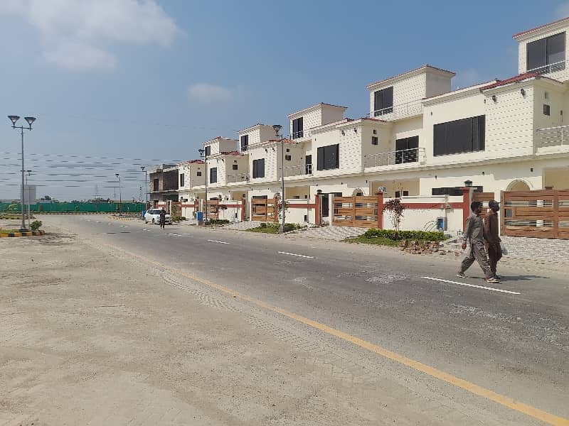 Prime Location DHA Defence House Sized 10 Marla For sale 6