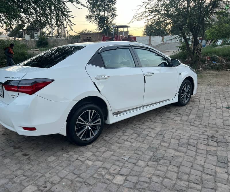 Toyota Corolla Altis Grande CVT-i 1.8 2018 1