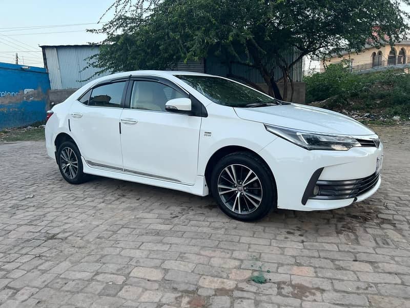 Toyota Corolla Altis Grande CVT-i 1.8 2018 3