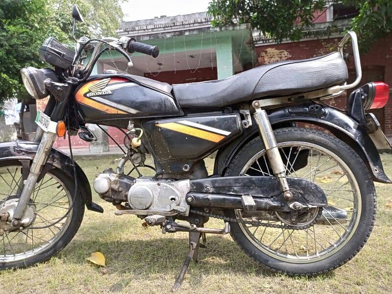 Honda CD 70 for sale 4