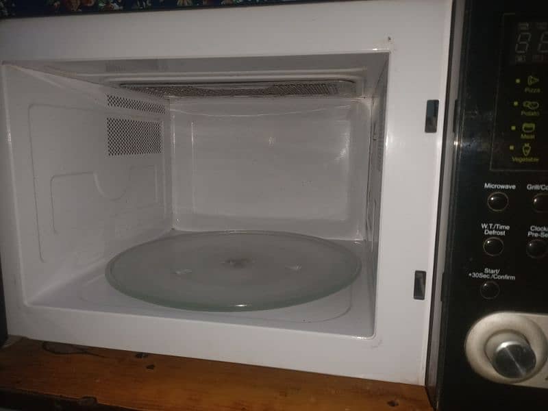 Haier Microwave (03134746136) 2